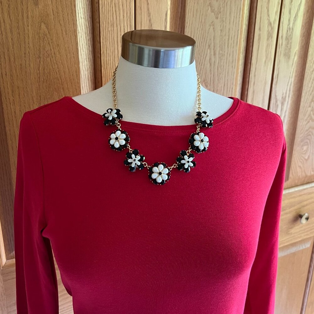 TALBOTS - Black & White Floral Necklace -- Like New - Picture 12 of 12